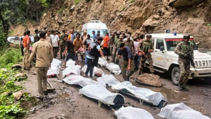 https://www.salarnews.in/public/uploads/images/newsimages/maannewsimage14082025_200003_Kishtwar Cloudburst (1).jpg